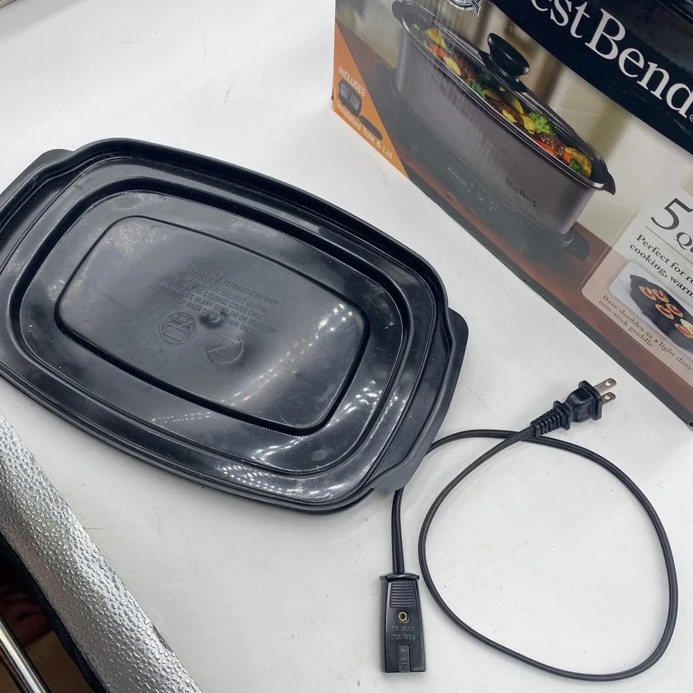 West Bend Versatility 5 Qt Slow Cooker 84915 Gray Black Griddle Base Travel Tote